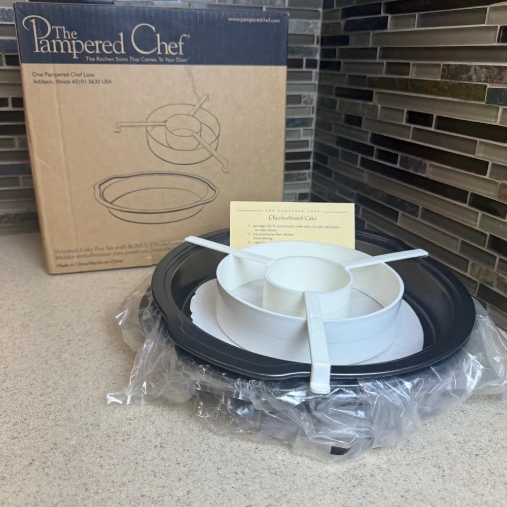 NEW The Pampered Chef Nonstick Cake Pan Set (3) w/ Checkerboard Insert 9611 NIB